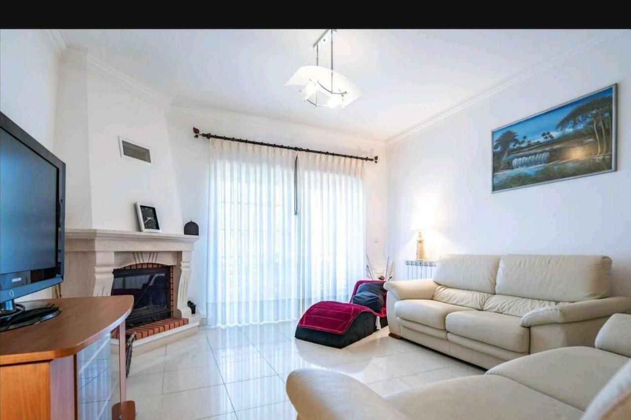 Enya Apartment Mafra Bagian luar foto