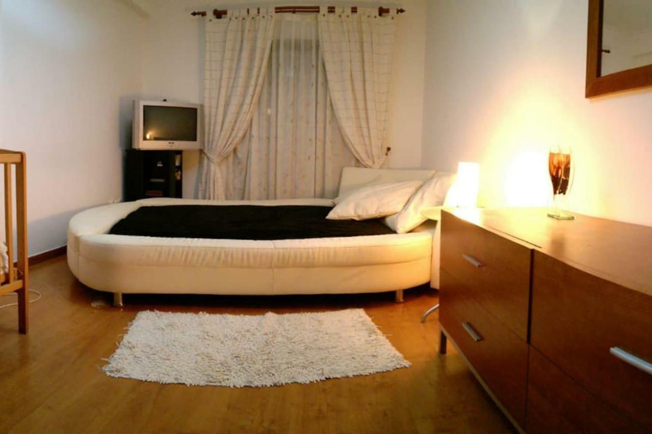 Enya Apartment Mafra Bagian luar foto