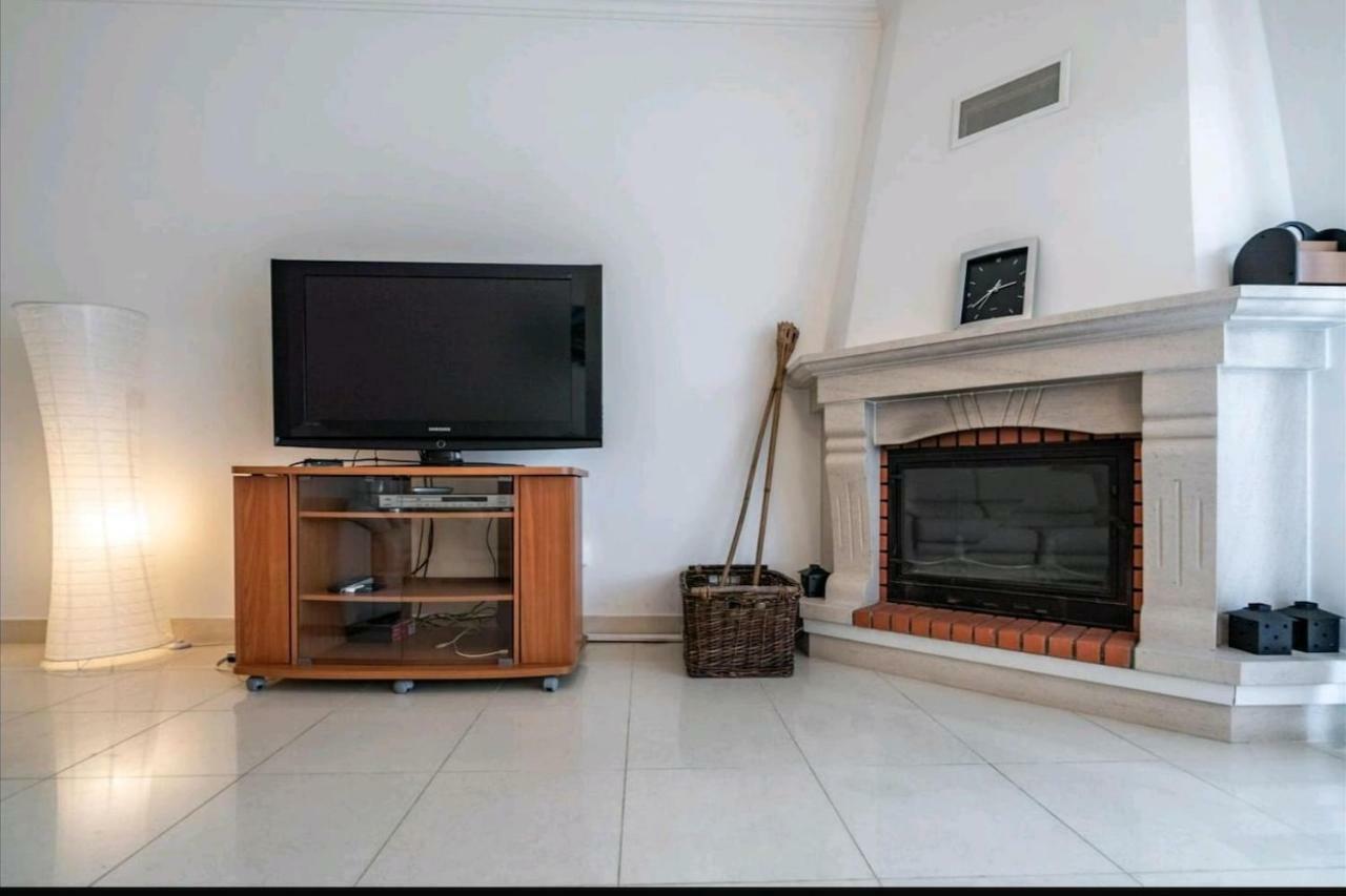 Enya Apartment Mafra Bagian luar foto